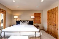 Kbm Resorts Private Home Walk to Town and to Ski Access Hot Tub and Fire Pit Pnf-860