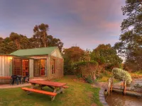 Stanley Lakeside Spa Cabins Hotels in Stanley