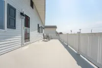 NEW! Private Pool Large Family Home / 6 Bedrooms 4 Baths / Grilling Patio - Homestays