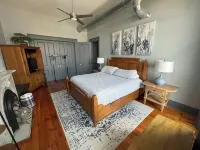 The Happy Place, a charming 2-bedroom apartment in Uptown Circleville Hotels in Pickaway County