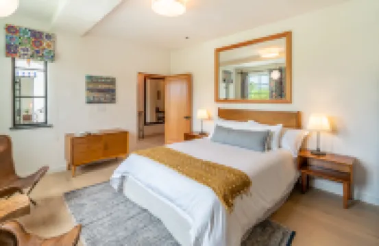 Whimsical Design and Mountain Views - Unique Downtown Retreat