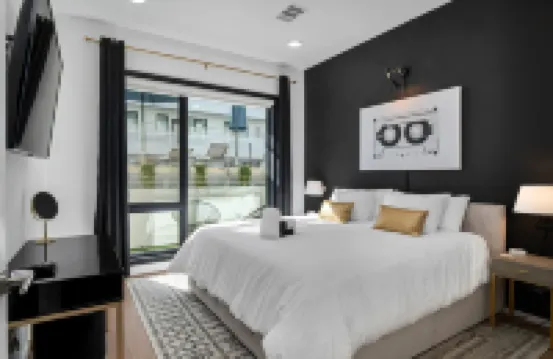 Upscale Cozy Nashville Condo * Pool, Patio, Parking