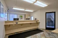 Travelodge by Wyndham Madison Heights MI