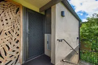 Elevated Comfort with Gourmet Kitchen - Stunning Ocean View Retreat