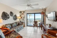 Breathtaking Ocean View and Cozy Furniture - Stunning Tropical Escape Hotels in Crescent Beach