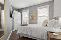 Spacious Dining and Walkable Shopping District - Charming Historic Haven Hotels in Saint Charles