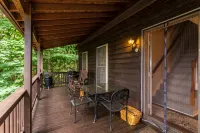 Hot Tub and Stunning Scenic Views - Gorgeous Cozy Retreat