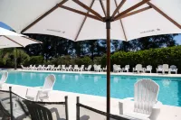 Howard Johnson by Wyndham Funes - Pools