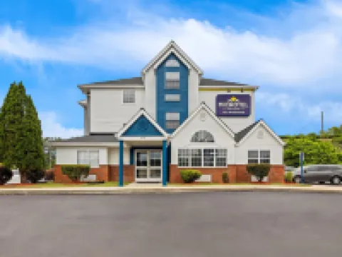 Microtel Inn & Suites by Wyndham Norcross ノークロスのホテル