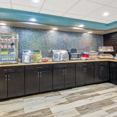La Quinta Inn & Suites by Wyndham Denison - N. Lake Texoma