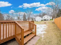 Comfort Awaits at Cozy Get Away - Dog Friendly - 3BD / 2BA + Living Spaces Hotels in Akron