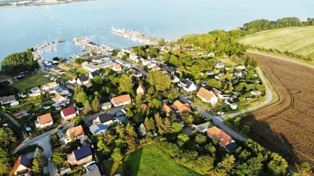 Große Wohnung im Ferienhaus Makrele von 1877 Отели в г. Зундхаген