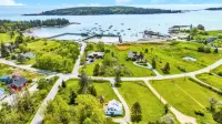 Picturesque Harbor Views - Retreat with Large Deck & Games Hotels in South Thomaston