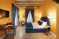 Palazzo Arone dei Baroni di Valentino - Boutique