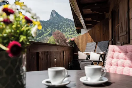 Haus Lesch - Stilvolle Appartements Mit Tollem Bergblick in Kreuth am Tegernsee