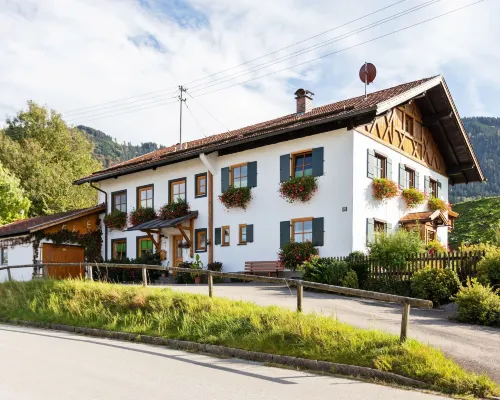 Alpenapartment Mit Garten Hotels in Halblech