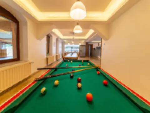 Former Hotel with Swimming Pool, Hot Tub, Sauna for Family Groups