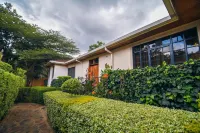 Falcon Heights Hotel Hotels in 