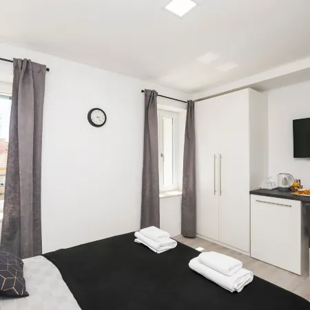 Apartments and Rooms Adriatic Suites