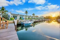Coconut Cay Resort Hotels in Key Colony Beach