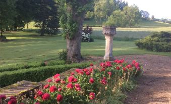 Manoir de Curty