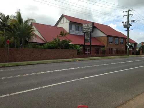 Francis Phillip Motor Inn and the Lodge