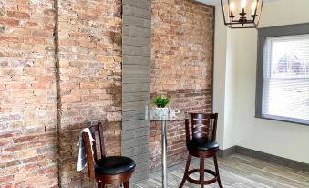 The Blackjack Duplex - Private Yard & Parking, Near Falls & Casino by Niagara Hospitality