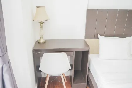 Exclusive Studio Room at Casa de Parco Apartment Отели в г. Cisauk