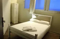 Poshtel Bilbao - Premium Hostel Hotels in Sondika