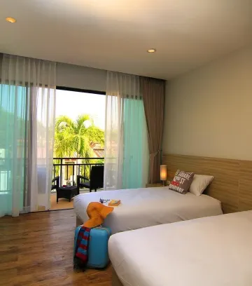 ห้องทวินซูพีเรียที่มีทิวทัศน์สระว่ายน้ำ ปลอดสูบบุหรี่