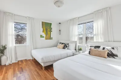 Luxury NY Home with Free Parking Hotels in Holiday Inn Mt. Kisco (Westchester County)