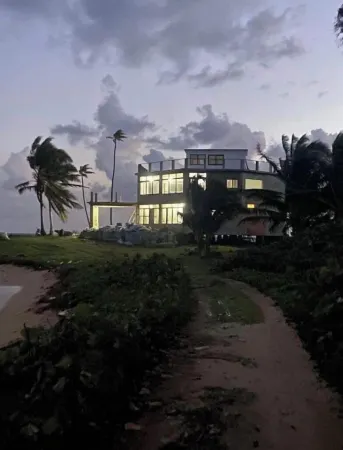 Mama Lola Bed and Breakfast Отели в г. Остров Гранде дель Маис