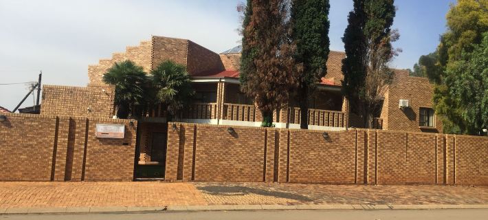 Lapeng Village Hotels in Benoni