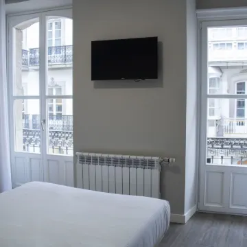 Alda Alborán Rooms Hotels near Maria Pita Square