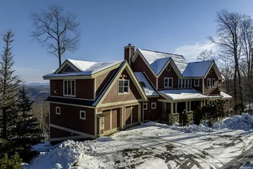 Luxury 6Br Solitude Ge- Indoor Bball Court, Private Tub 6 Bedroom Home by Redawning Hotels in Ludlow