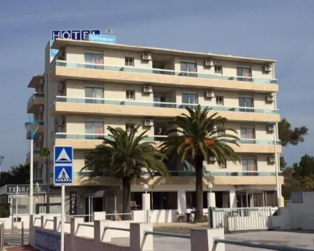 Le Galion Hotel et Restaurant Canet Plage - Logis Hotels in Canet-en-Roussillon