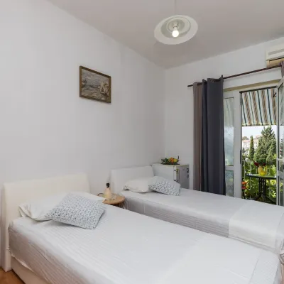 Guest House Bradas Hoteles cerca de Lapad Bay