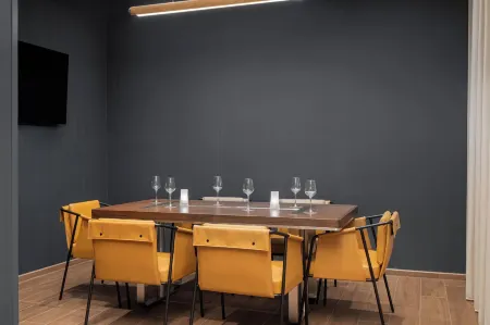 Courtyard Houston I-10 West/Memorial Отели рядом с достопримечательностью «The Music Box Theater»