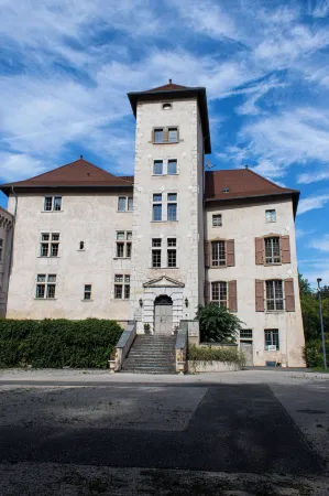 Tempologis - Chateau de la Rochette Отели в г. Сент-Эгрев