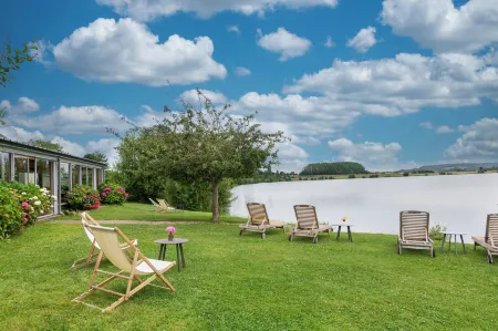 Eden Park Hotel Restaurant Отели в г. Рё