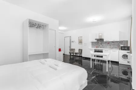 Ponale Suites Foresteria Lombarda Отели рядом с достопримечательностью «Monumento Ai Carabinieri»