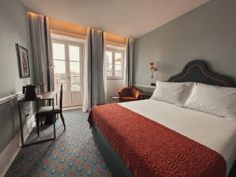 GRANDE HOTEL PARIS by STAY HOTELS Hotels near Clerigos Tower