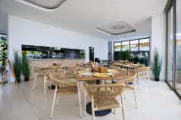 Elite Atoll Beachfront Hotel - Frühstück