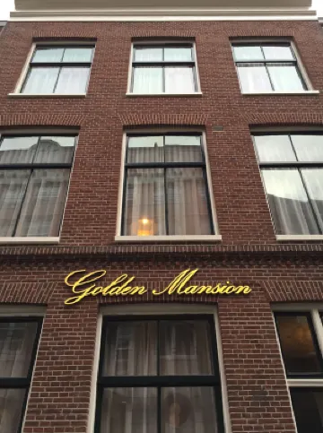 Golden Mansion Aparthotel Hotels near Heineken Experience