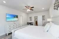 Rest Ashored by Pristine Property Vacation Rentals - 발코니