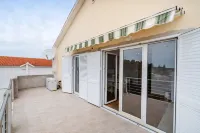 Cozy House Near Beach App 6 - 2-Star