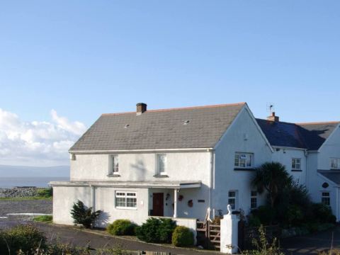 1-Bed Cottage on Coastal Pathway in South Wales