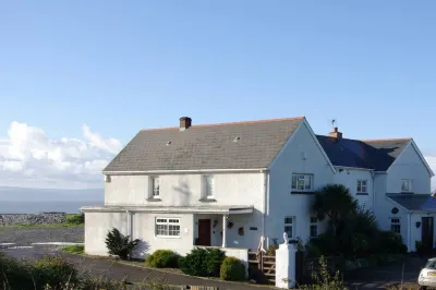 1-Bed Cottage on Coastal Pathway in South Wales Hotels in 