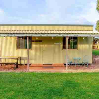 Cheela Plains Station Stay Hotel Exterior