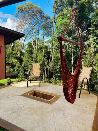 Mountain House Hospedagem Отели рядом с достопримечательностью «Escola Mineira de Falcoaria»